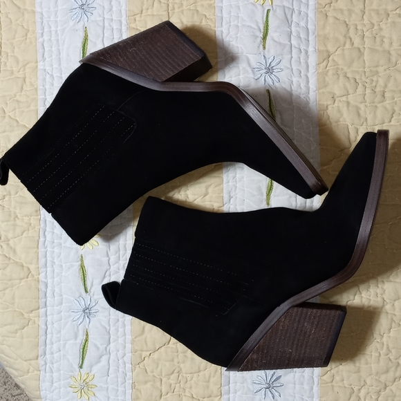 Vince Camuto Ackella Black Pull-on Square Close Toe Block heel Size 9.5 - Picture 2 of 9